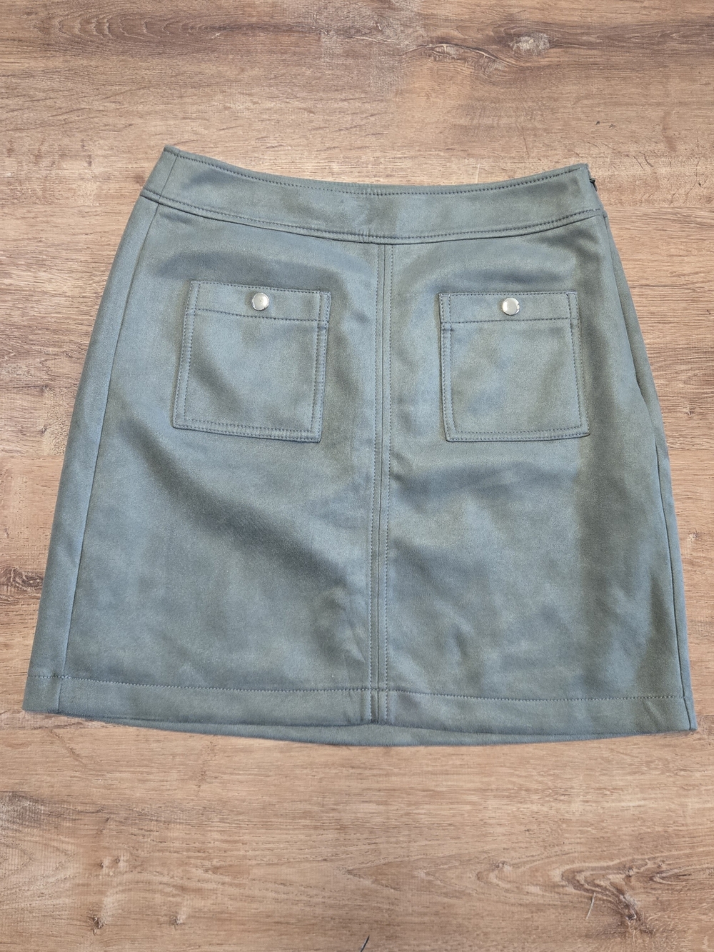 LOFT Olive Faux-Suede Mini Skirt with Front Patch Pockets Size 4
